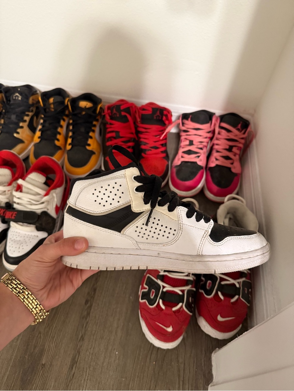 Jordan Kids/women Black, White & Red Mid-Top Sneakers - Picture 3 of 5
